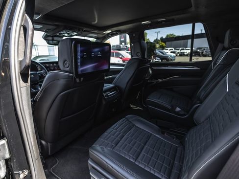 Used 2025 Cadillac Escalade V AWD/4WD image 24