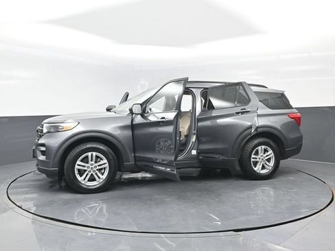 Certified 2023 Ford Explorer XLT w/ Equipment Group 202A AWD/4WD image 30