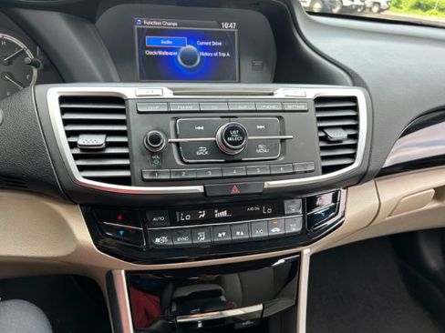 Used 2017 Honda Accord LX image 14