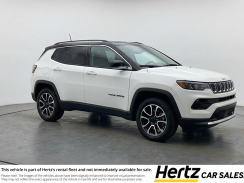 Used 2025 Jeep Compass Trailhawk image 1