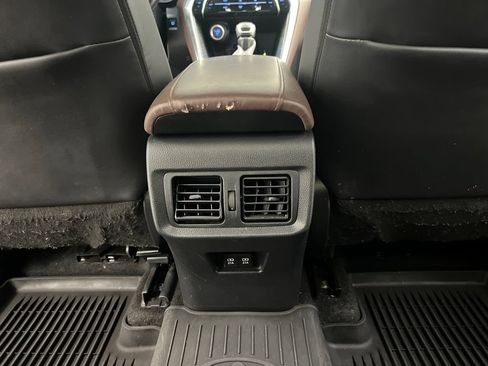 Used 2022 Toyota Venza Limited AWD/4WD image 26