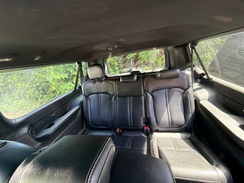 Used 2024 Jeep Wagoneer L Series II w/ Flexible Seating Group AWD/4WD image 12