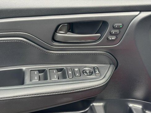Used 2025 Honda Odyssey Sport-L image 18