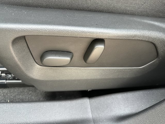 Used 2023 Buick Envision Avenir AWD/4WD image 16
