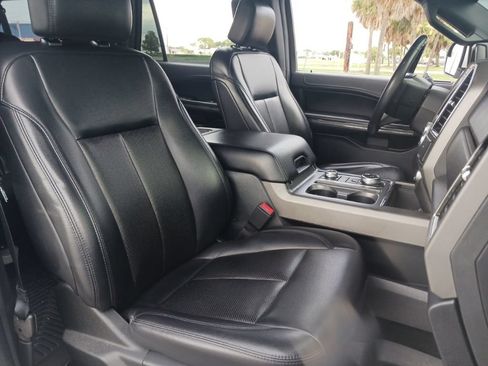 Used 2019 Ford Expedition Max XLT w/ Equipment Group 201A AWD/4WD image 16