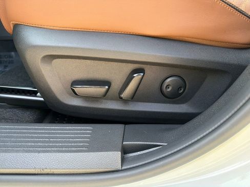 Used 2024 Nissan Rogue Platinum w/ Platinum Premium Package image 16