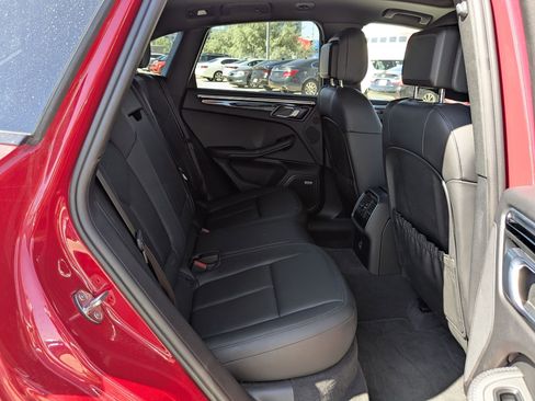 Used 2021 Porsche Macan AWD/4WD image 29