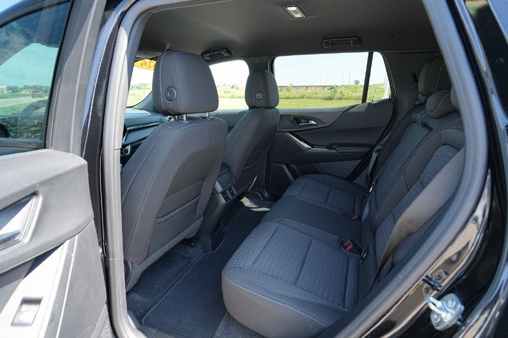 Used 2026 Chevrolet Equinox LT AWD/4WD image 19