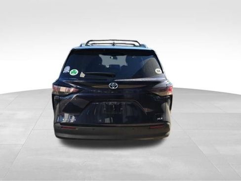 Certified 2025 Toyota Sienna XLE w/ XLE Plus Package AWD/4WD image 8