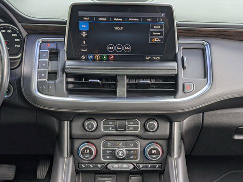 Used 2021 Chevrolet Suburban Premier w/ Premium Package 2 RWD image 29