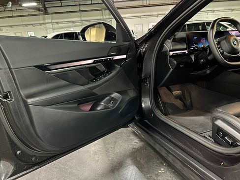 Used 2025 BMW i5 eDrive40i RWD image 21