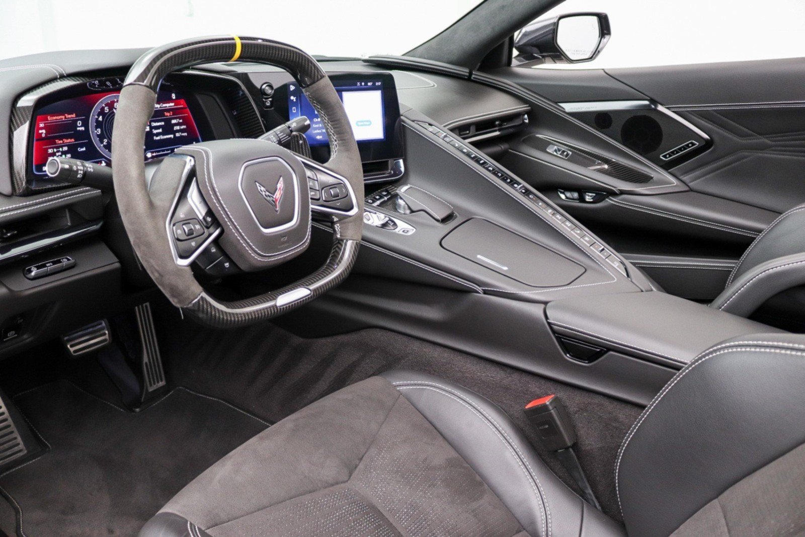 Used 2024 Chevrolet Corvette Z06 RWD image 30