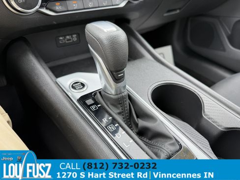 Used 2025 Nissan Altima 2.5 SV FWD image 23