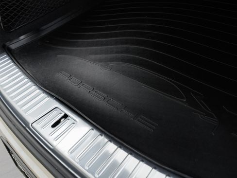 Certified 2025 Porsche Cayenne S AWD/4WD image 30