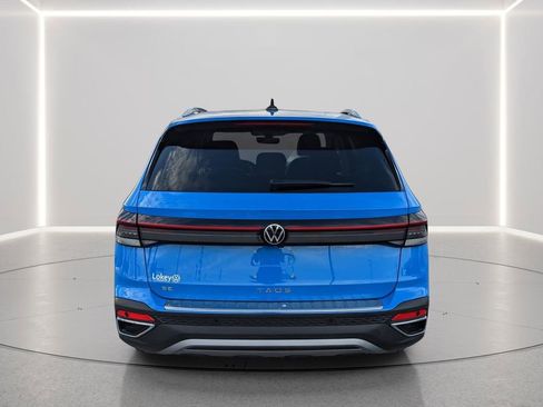 New 2026 Volkswagen Taos SE FWD image 7