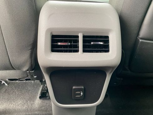Used 2024 GMC Terrain SLE FWD image 22