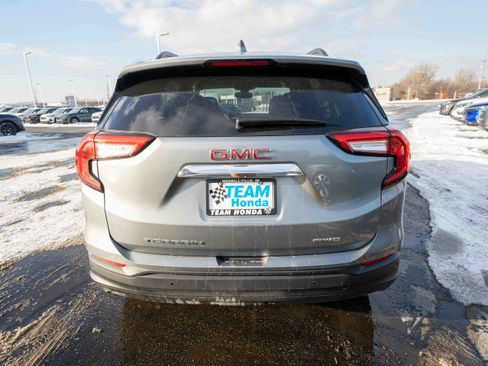 Used 2023 GMC Terrain SLE w/ Driver Convenience Package image 5