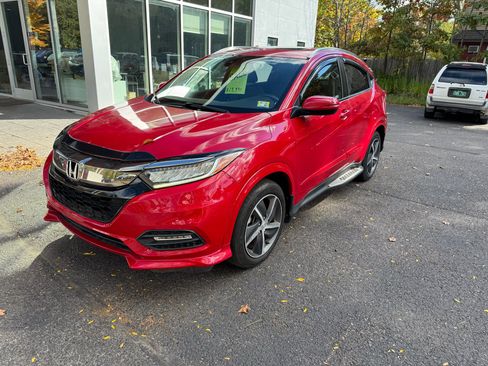 Used 2019 Honda HR-V Touring image 1