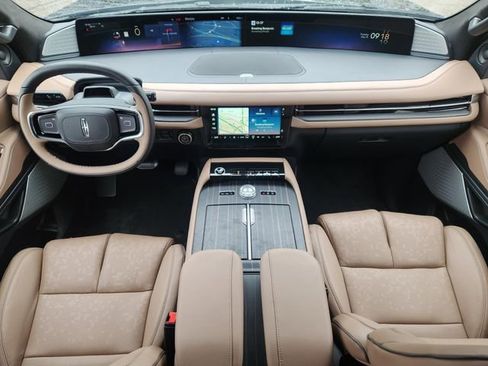 New 2026 Lincoln Navigator L Black Label AWD/4WD image 11