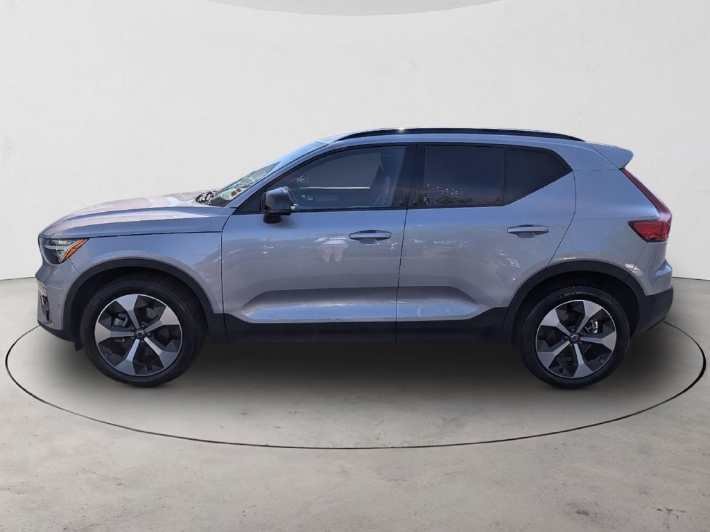 Certified 2026 Volvo XC40 B5 Plus AWD/4WD image 9