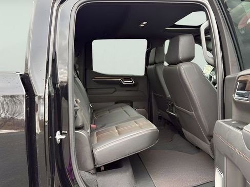 Used 2025 Chevrolet Silverado 1500 High Country w/ Technology Package image 13