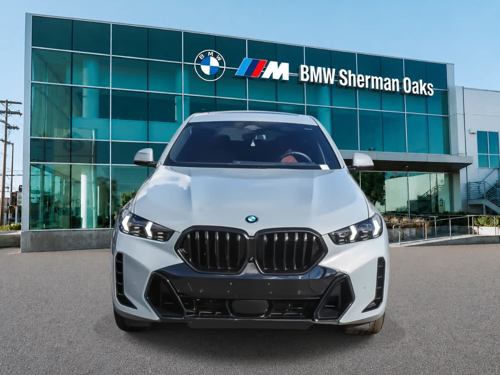 Used 2026 BMW X6 xDrive40i w/ Premium Package AWD/4WD image 4