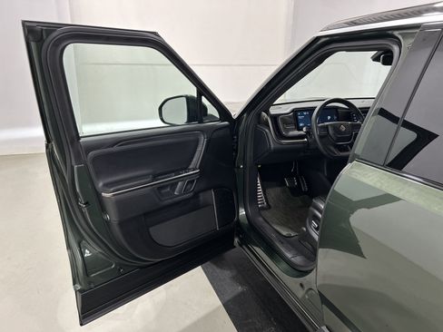 Used 2024 Rivian R1S Adventure AWD/4WD image 16
