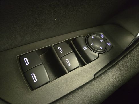 Used 2025 Chevrolet Blazer LT w/ Convenience Package FWD image 24