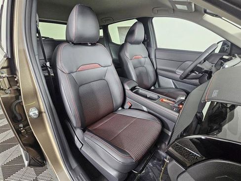 New 2026 Nissan Kicks SR w/ Cold Weather Package image 14