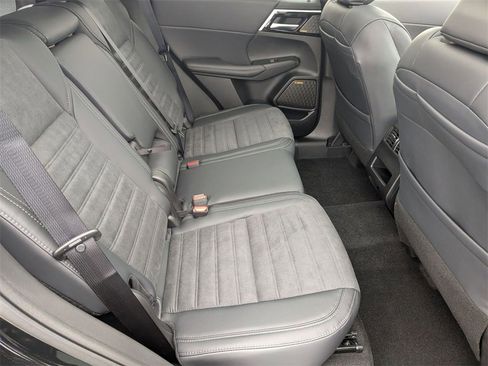 New 2026 Mitsubishi Outlander SE image 31