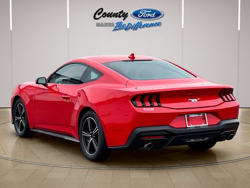 Used 2025 Ford Mustang Coupe RWD image 6