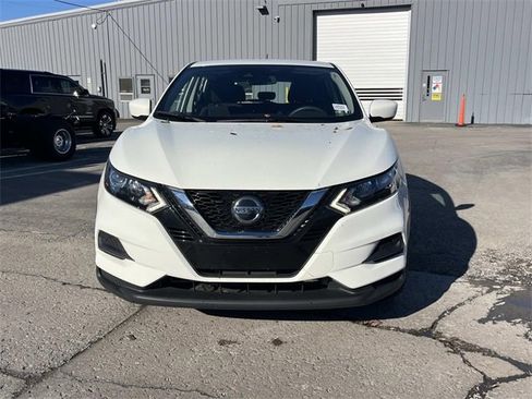 Used 2020 Nissan Rogue Sport S image 8