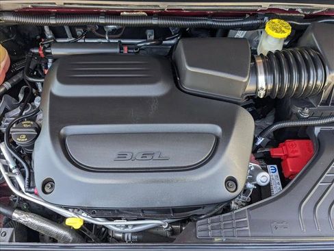 Used 2020 Chrysler Pacifica Touring-L FWD image 23