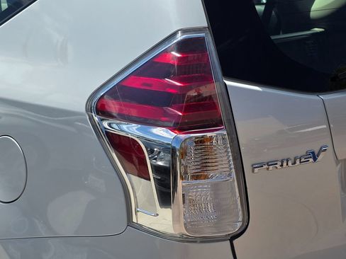 Used 2015 Toyota Prius V Three FWD image 8