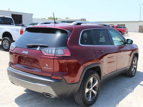 Used 2020 Jeep Cherokee Limited w/ Luxury Group AWD/4WD image 6