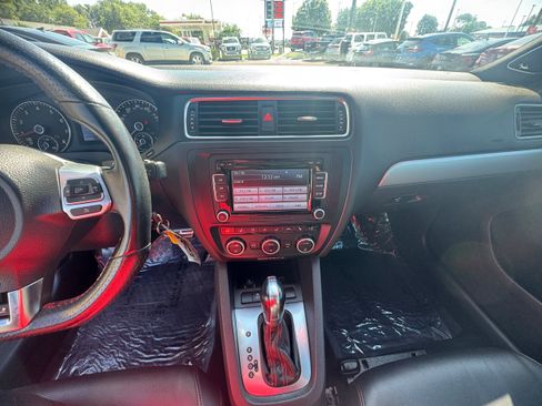 Used 2013 Volkswagen Jetta GLI Autobahn FWD image 10