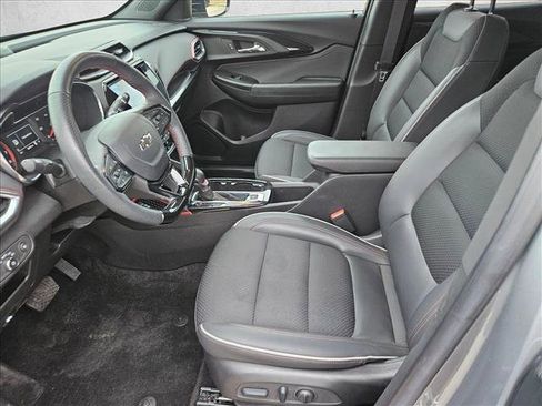 Used 2023 Chevrolet TrailBlazer RS w/ Sun and Liftgate Package FWD image 14