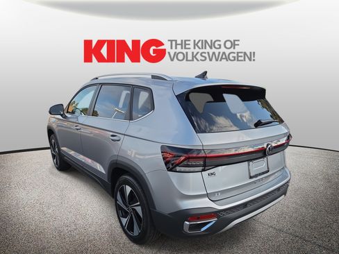 New 2025 Volkswagen Taos SE image 5