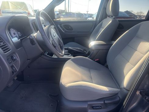 Used 2006 Ford Escape XLT image 10