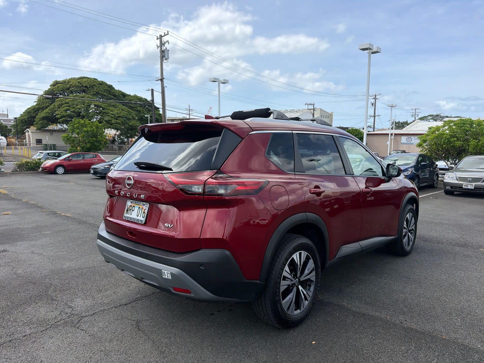 Used 2022 Nissan Rogue SV w/ SV Premium Package FWD image 3