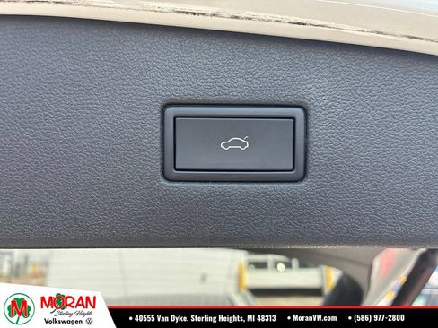 Used 2022 Volkswagen Tiguan SEL R-Line AWD/4WD image 8