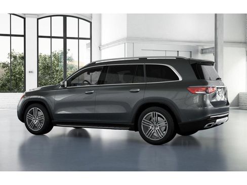 Used 2026 Mercedes-Benz GLS 450 4MATIC image 31