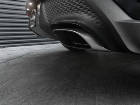 Certified 2025 Porsche Macan image 28