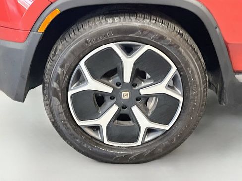 Used 2024 Rivian R1S Adventure AWD/4WD image 31
