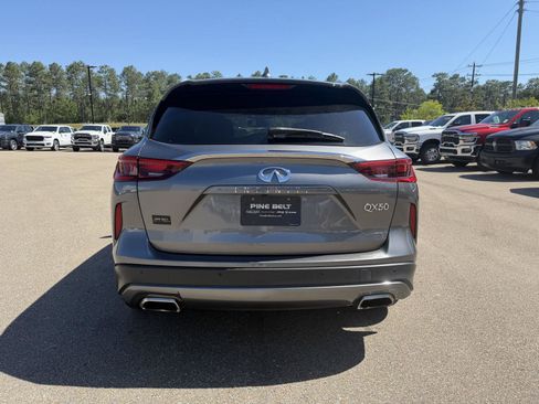 Used 2021 INFINITI QX50 Luxe w/ Appearance Package FWD image 5