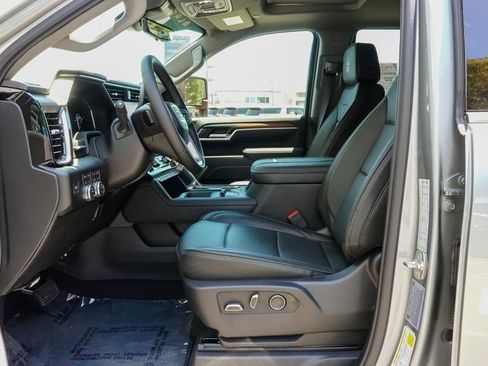 New 2026 GMC Sierra 2500 Denali w/ Denali Reserve Package AWD/4WD image 15