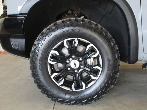 Used 2024 Chevrolet Silverado 1500 ZR2 w/ Technology Package AWD/4WD image 25