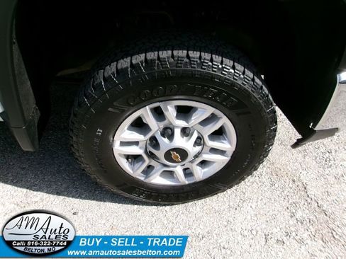 Used 2024 Chevrolet Silverado 2500 LT w/ Convenience Package image 22