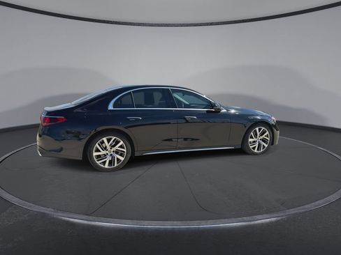Used 2024 Mercedes-Benz E 350 4MATIC Sedan image 9