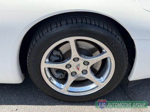 Used 2001 Chevrolet Corvette Convertible w/ Preferred Equipment Group1 RWD image 12